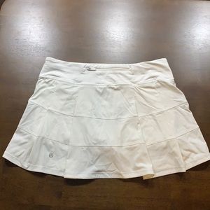 Lululemon white pleated tennis skirt size 8